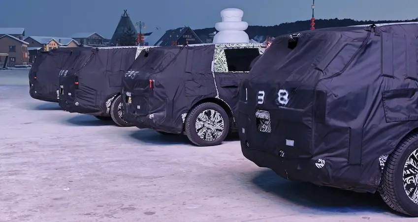 或定名YU9？小米首款增程全尺寸SUV曝光！ 2月2日，小米高管胡峥楠...