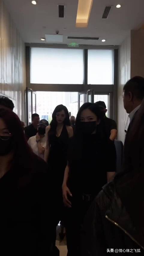 唐嫣一进来，全场“哇”声一片