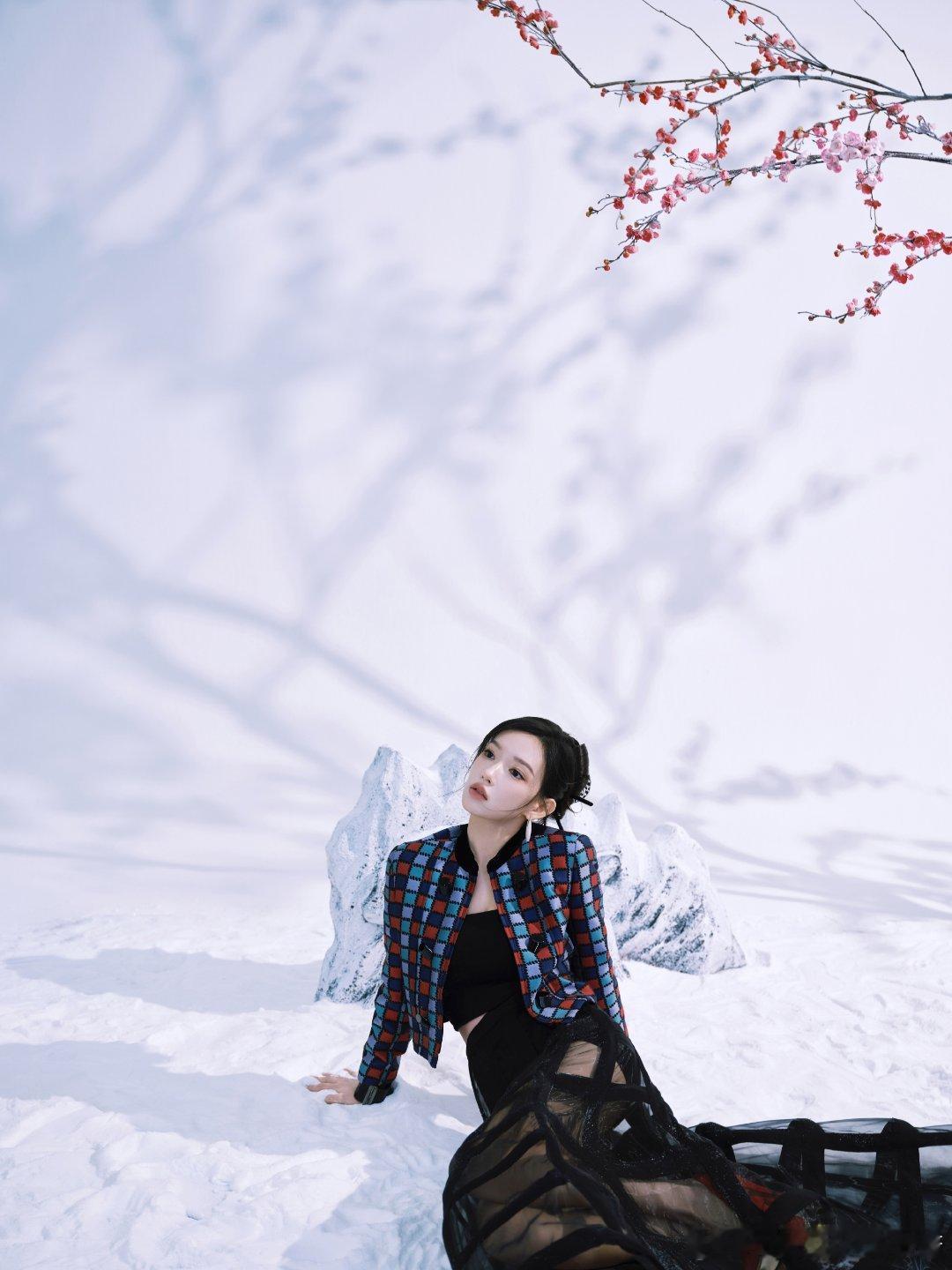 #程潇[超话]# cx#程潇明日乐园# cx#程潇朱美#

我把围墙砌得很高唯独给你留了条小道

​