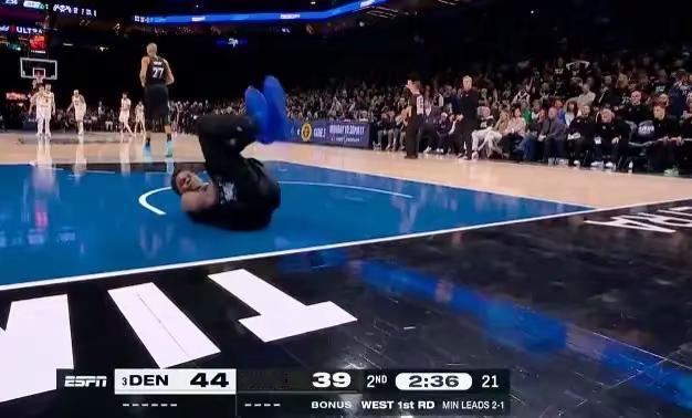 <p>爱德华兹受伤 远离伤病 <!--{img:0}--><!--{i...