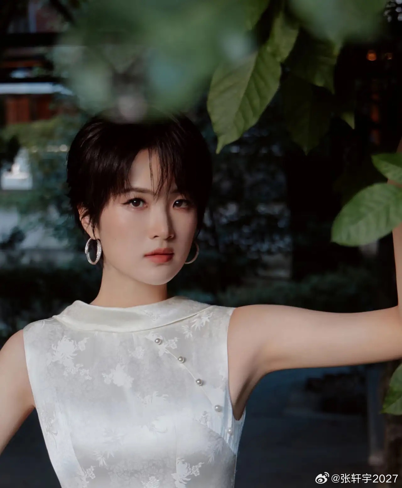 大家发现了没有？​
华为二公主姚安娜越来越不对劲了，​
不是说她演技怎么样，​而是怎么感觉她越来越有气场了？

不是演技突然开挂，也不是资源逆天改命，而是——她身上那股子气场，越来越藏不住了。

以前看她，总觉得是“任正非的女儿”“华为二公主”，标签比本人还抢眼。可最近几场活动看下来， ​