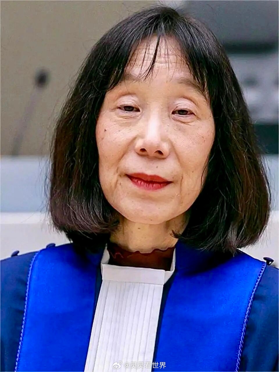 【灵灵看世界：美利坚制裁、俄罗斯通缉赤根智子！】

当地时间2026年8月18日，路透社报道说，美国国务卿鲁比奥当日表示，美国于周二对国际刑事法院院长——日籍法官赤根智子及该法院一名高级出庭律师实施了制裁。

灵灵看世界想告诉大家的是，早在2023年7月27日，俄罗斯就对赤根智子发出了通缉令，要将 ​