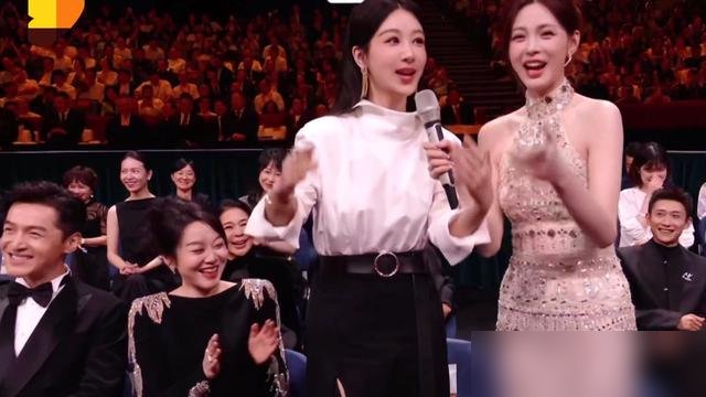 金鹰奖最大的乐子是杨紫给的，沈梦辰在最佳女主角公布前问杨紫：如果获奖了，会用哪首歌来表达自己的心情。
杨紫张嘴就来《好运来》。沈梦辰让她唱两句，她只记得歌名，歌词一个字都想不起来。于是全程用“好运来”三个字即兴填词，调子跑得没边，台下胡歌笑得直拍大腿，闫妮眼泪都出来了，张一山在旁边一脸“我早就知道