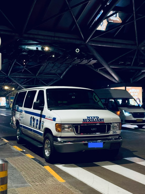 临时入境~我把它开到了中国🇨🇳福特 大VAN