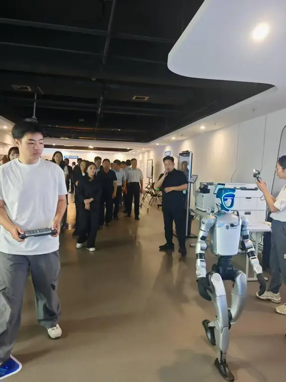 营口商场活动机器人租赁