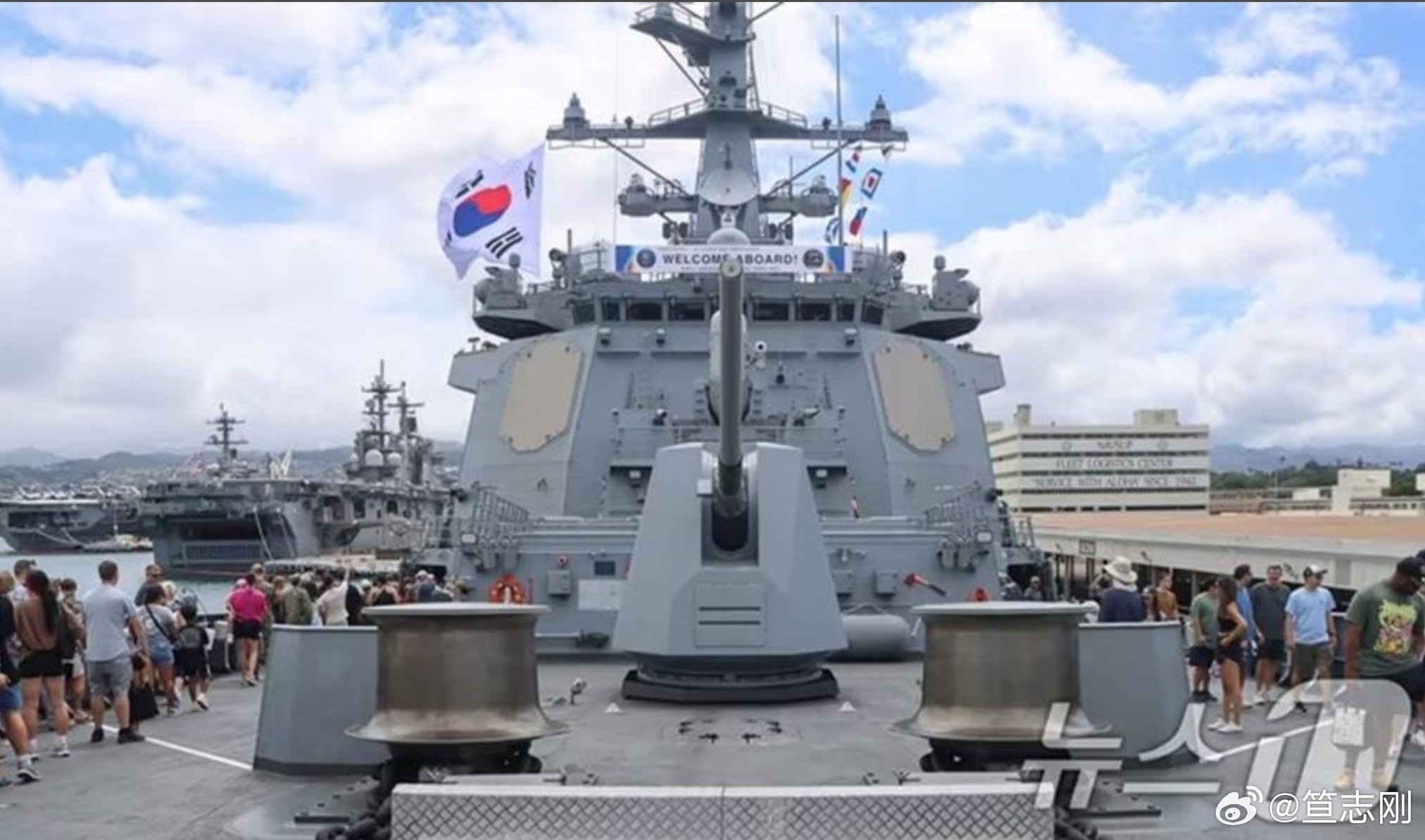 【特朗普真的会施压韩国向乌克兰出口天弓II防空导弹？】9月7日，综合韩国记者金贤及多家韩媒相关报道——美国总统特朗普在个人社交账号转发了一篇美国报纸的专栏文章，该文主张美国应当施压韩国将韩国的国产中程地对空导弹天弓II（M-SAM II）出售给乌克兰。特朗普的转发也引发外界高度关注，美国今后要 ​