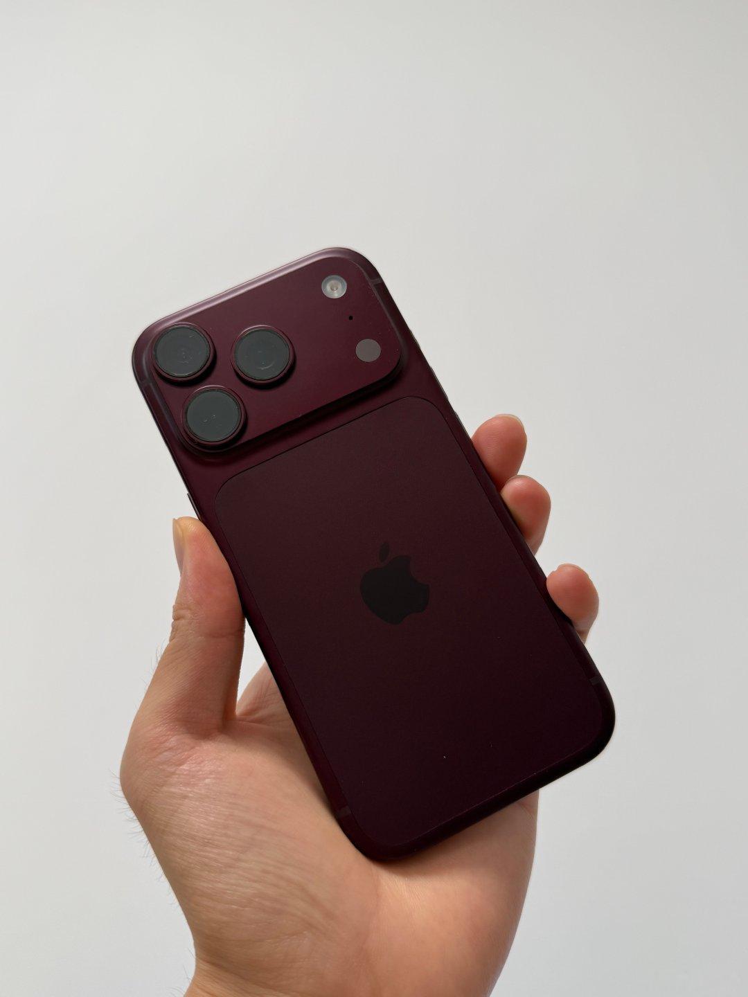#iPhone18Pro系列国内销量曝光# 涨价之后反而卖了上代的115%，这就是所谓的卖的越贵卖的越多？这，10月开卖的iPhone Duo到时候得卖多少呀[疑问] ​
