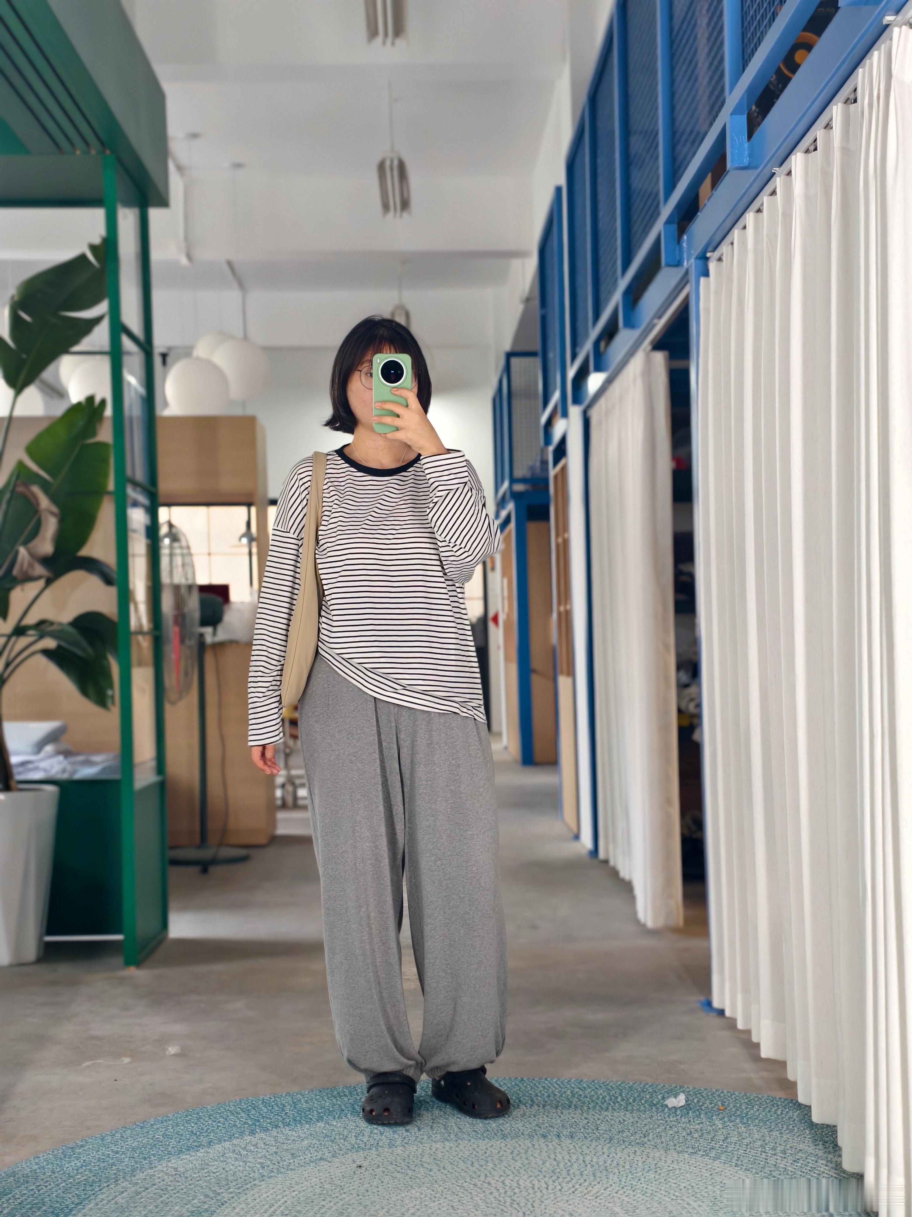 ootd 产检回来了。开始上班。 ​​​