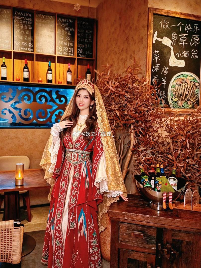 石库门藏草原秘境，约会氛围感直接封神✨  上海小宁寻夜宵挖到宝，不用飞...