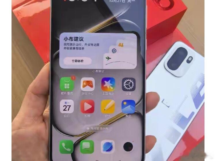 第二款：红米K802K屏+旗舰芯，均衡无短板
12+256GB版2499元，12+512GB版2899元。搭载骁龙8 Gen3处理器，配LPDDR5X内存+UFS4.0闪存，这套组合就是"流畅三件套"。屏幕是它的一大亮点2K分辨率，526ppi，显示细腻度在三千以内几乎找不到第二家。6550mAh电池+90W快充，续航也扛得住。5000万主摄+800万超广角 ​