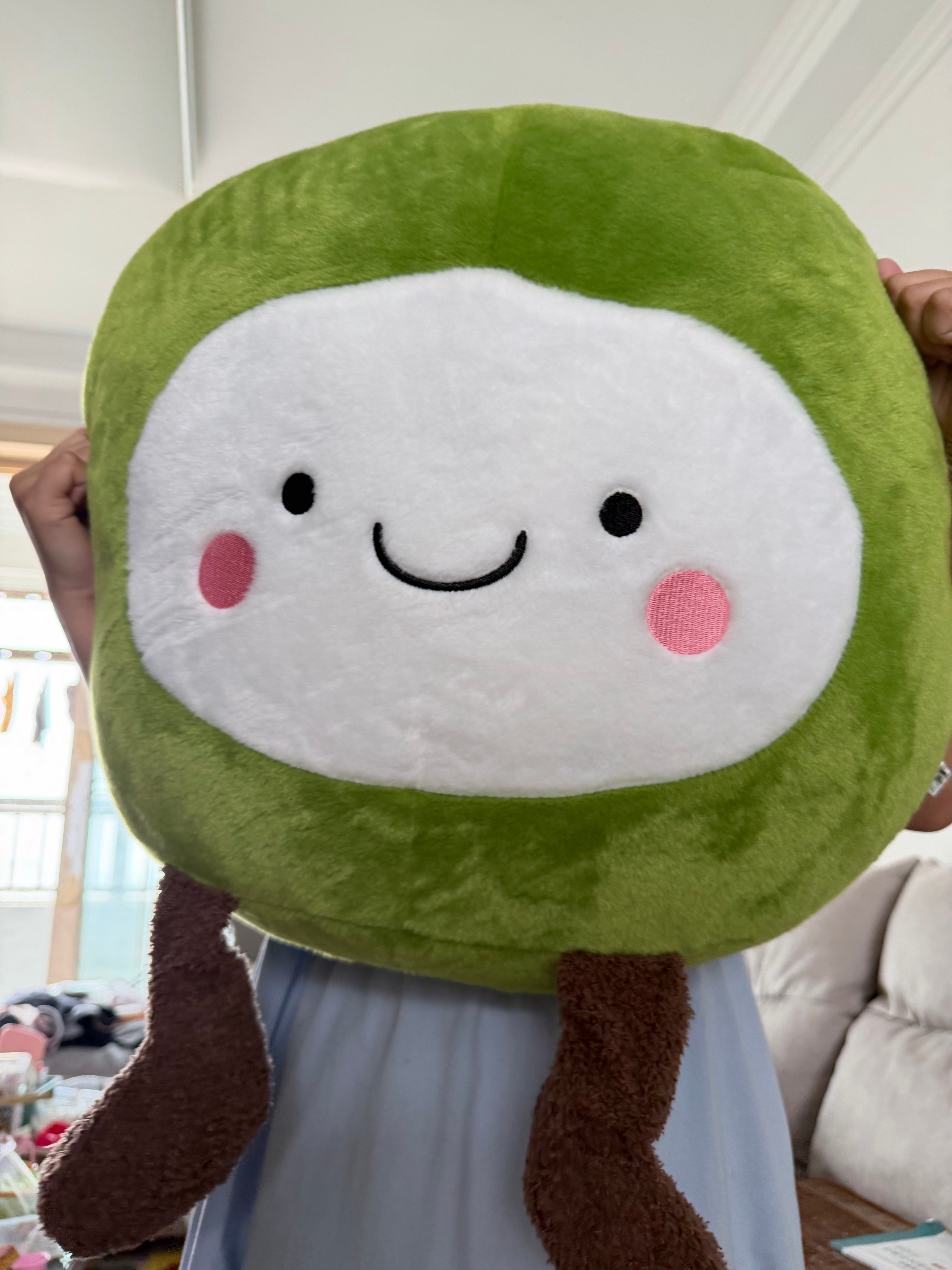 最近的日子真的一地琐碎，之前离婚庭审因为财产分割方案我实在无法接受，当场选择撤诉打算暂时搁置矛盾，没想到对方紧接着又提起诉讼，一桩烦心事没结束，新的压力又接踵而来。

持仓的股票一路走低，只能无奈躺着观望；前几天特意去万福珠宝买了一条黄金项链，本来想给自己一份小礼物安抚心情，可心里 ​