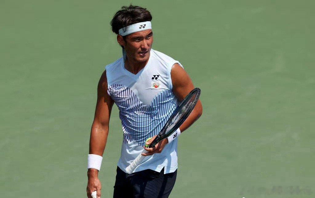 美网资格赛，四名中国球员晋级第二轮

郑钦文2-0尤晓迪，下轮对阵比雷尔🇫🇷（今晚11点）
黄泽林2-1默勒，下轮对阵诺伊迈尔🇦🇹
布云朝克特2-1野口莉央，下轮对阵戈约🇭🇷
袁悦2-0郭涵煜，下轮对阵阿芙蒂耶娃🇷🇺

#wta[超话]##网球talking大会##wta小报##美网2026# ​