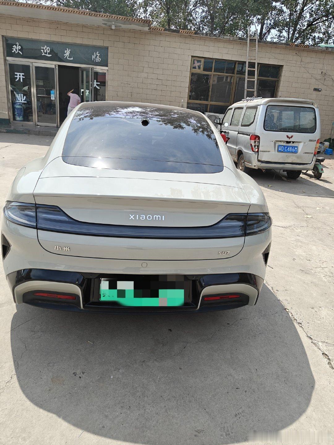 偶遇#小米汽车[超话]#小米苏7 ​
