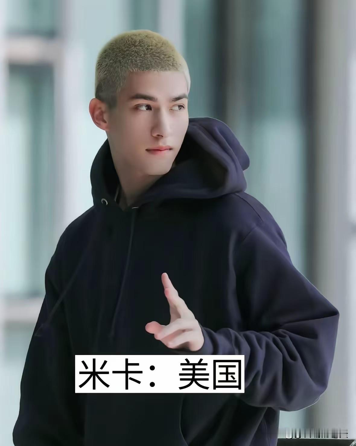 看刘宪华和尤长靖，心里莫名有些感动。一个在加拿大长大，一个来自马来西亚，但他们在华人娱乐圈里拼命用中文唱歌、讲段子，甚至经常把中国风融入作品。不管国籍怎么变，骨子里的文化认同和那份对舞台的热爱是藏不住的。音乐无国界，但乡音永远最动人。