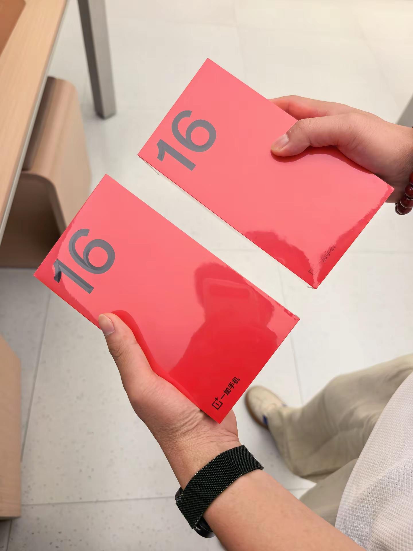 拿下！双 16。一加 一加16