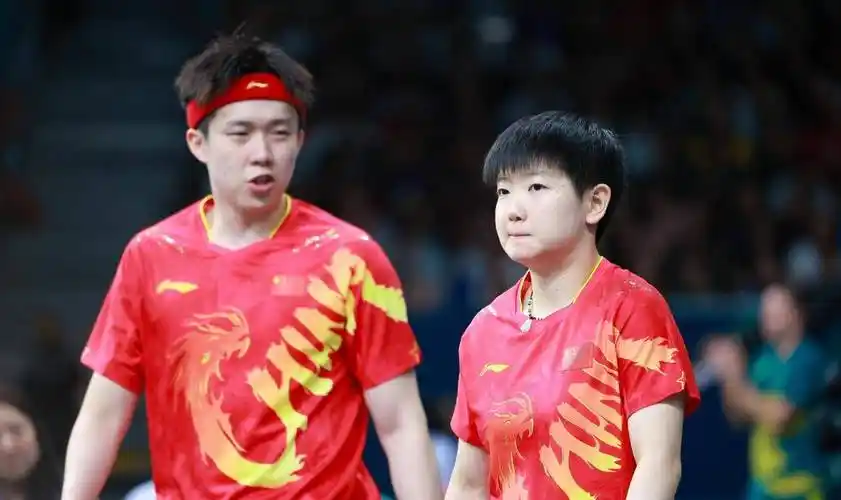 终于发声了！
孙颖莎、王楚钦先后发声，
说的很直白，不举办、不参与、不授权、不鼓励任何形式的生日应援活动，饭圈的宝宝们，该消停了吧。
10月19日，孙颖莎通过社媒发文，明确表示，即将生日，首先感谢粉丝的喜爱和支持，希望把更多精力放在赛场上，因此，我不会举办、不参与、不授权、也不鼓励任何生日应援活动，