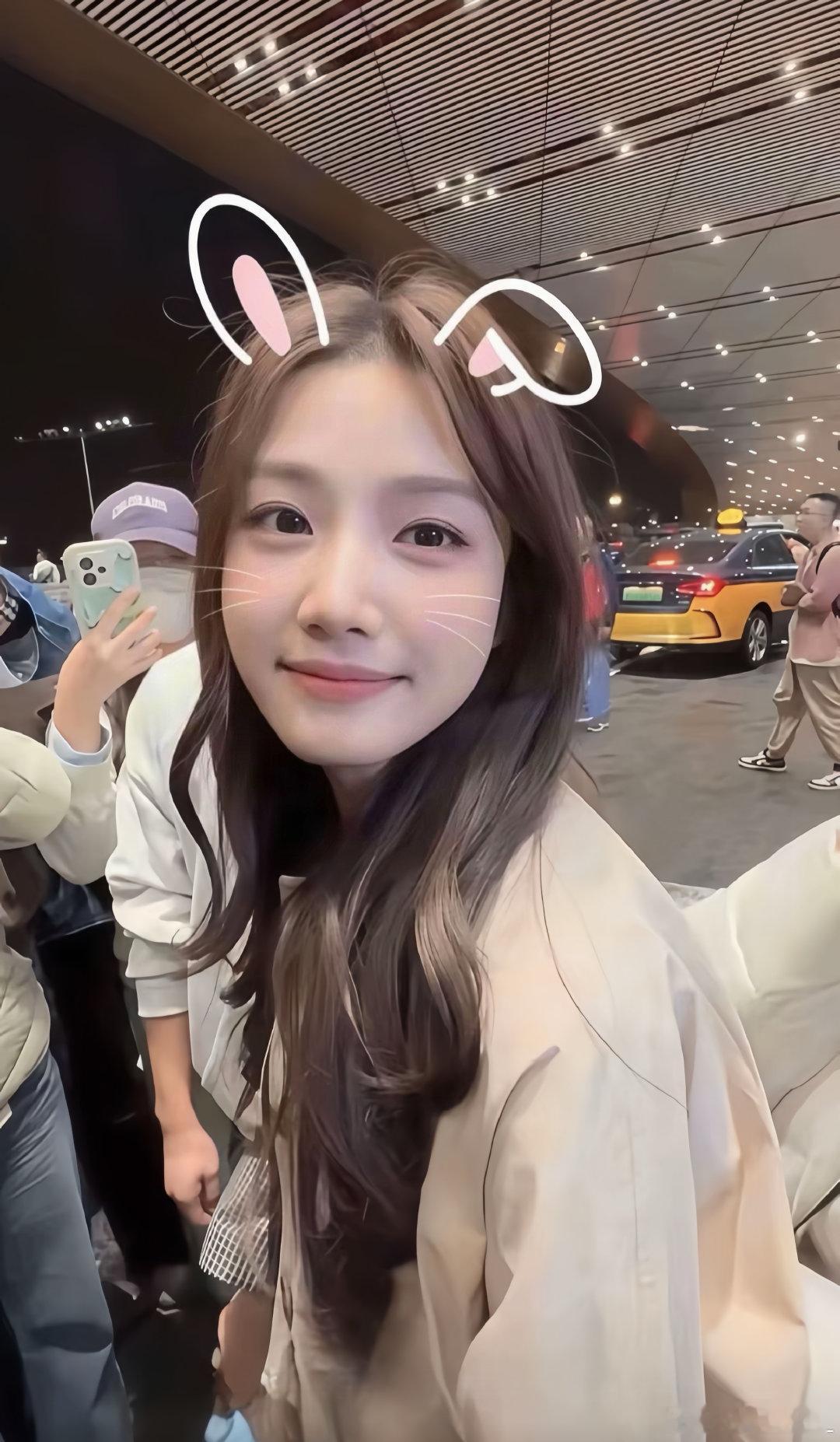 #卢昱晓[超话]#姐姐完全小兔子来的呀。 ​