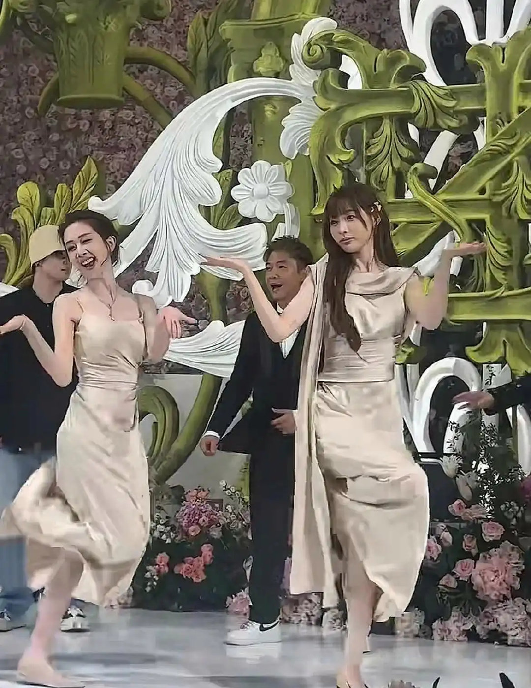 梅尼耶婚礼当天，人情往来和圈子里的分量，在他身上全看出来了 ​