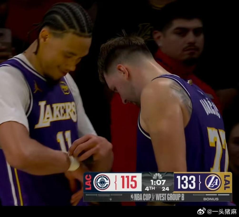 东契奇表示：“在这支球队里，我们每个人都会力挺彼此，所以我真的很感谢他...