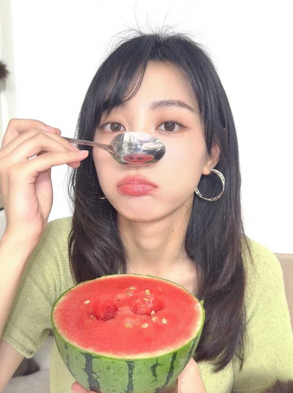 【投稿】柳/智/敏×黄/婷/婷
决战狗1姐0之巅 ​