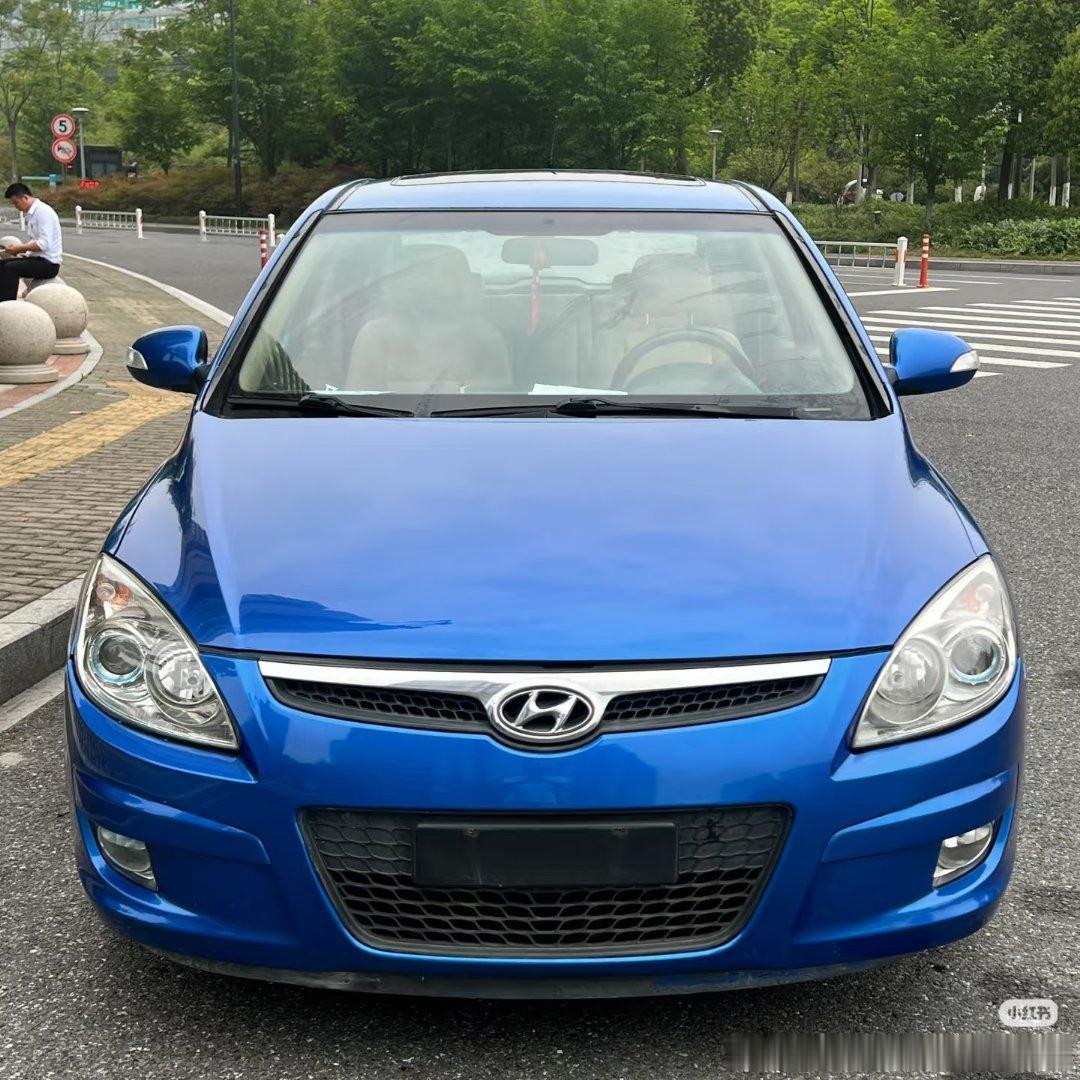 这辆开过的现代i30，丐中丐版1.6L自动挡，安全行驶7w公里，车况非常好，内饰也有高级感，韩系车也是非常省油，这才是万元代步车的灵魂 ​
