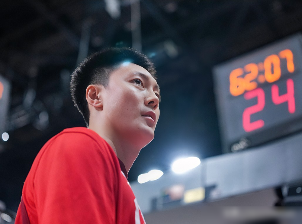 你猜这球怎么输的，胡明轩7次出手进4个，崔永熙14次出手进4个。一样的活儿，一个干出了效率，一个干出了数量，结果俩人得分就差2分。
更扎心的是胡明轩还是亚运会旗手，那杆旗是荣誉，也是座山，扛着打和放开打，完全是两种人的命。
崔永熙那14次里有多少是硬凿出来的，外线三分25中7，全队都跟被胶水粘住