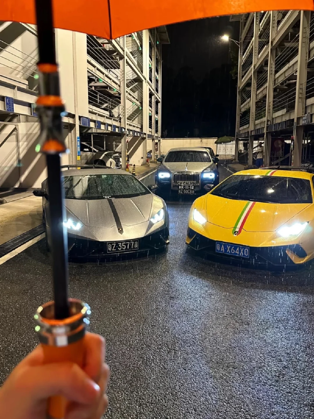 1、明确设立自己的底线和原则，并且用行动坚决择卫它们。借钱不还的，一律拉黑；负能