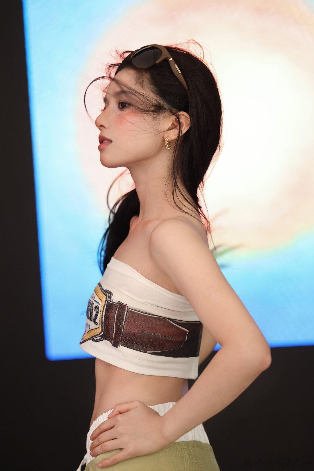 #张婧仪[超话]##张婧仪代言比亚迪秦max# ｜#张婧仪致我那菜市场的白月光# 

色彩斑斓仪 ​
