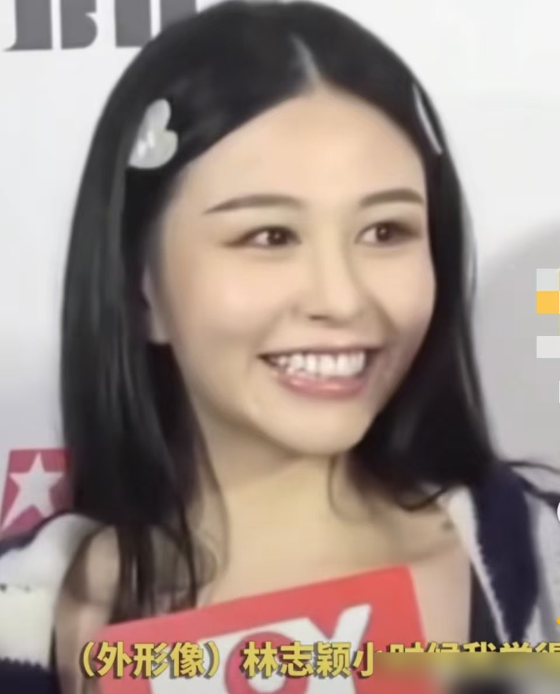 25岁沈月把追求者全拉黑了，嫌人长得不行。
邱淑贞当年嫁沈嘉伟，掏空家底陪他盘服装店。看中的就俩字：拼劲。婚后沈嘉伟把I.T做上市，市值一度几十亿。
轮到女儿这代，标准变了。沈月放话：没金城武、年轻林志颖那个级别的脸，别来沾边，第一眼没感觉直接拉黑。
网友炸了。有人骂她离地，有人怼没十个亿别想