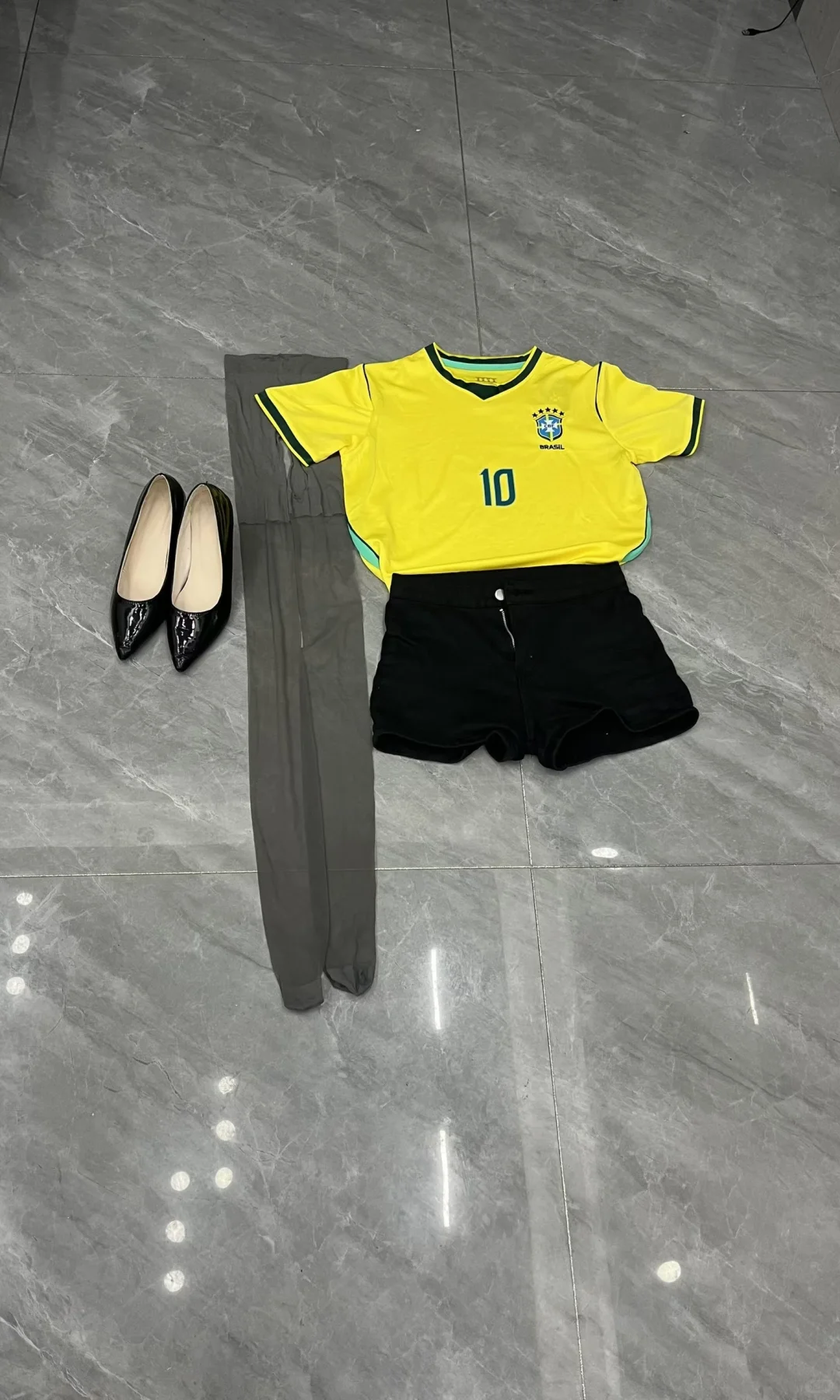 左滑看我上身❗️一起来看世界杯