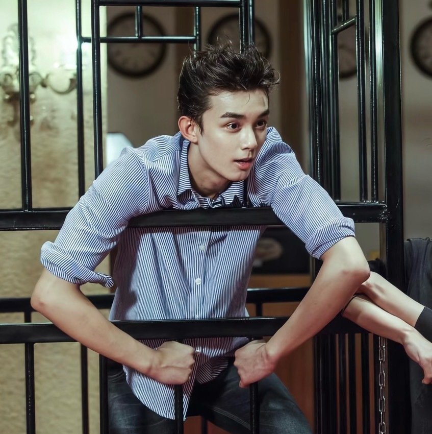 #吴磊[超话]#  

我那18岁的daddy
#吴磊# ​