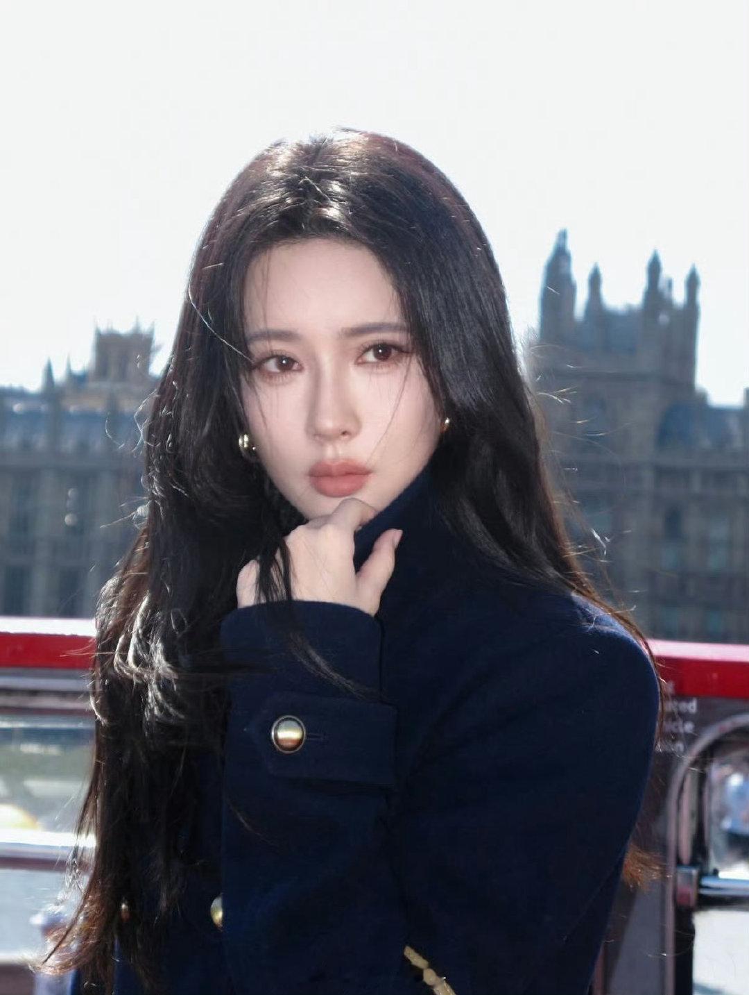 孟子义此女就是可以同时存在甜和御两种形态…… ​