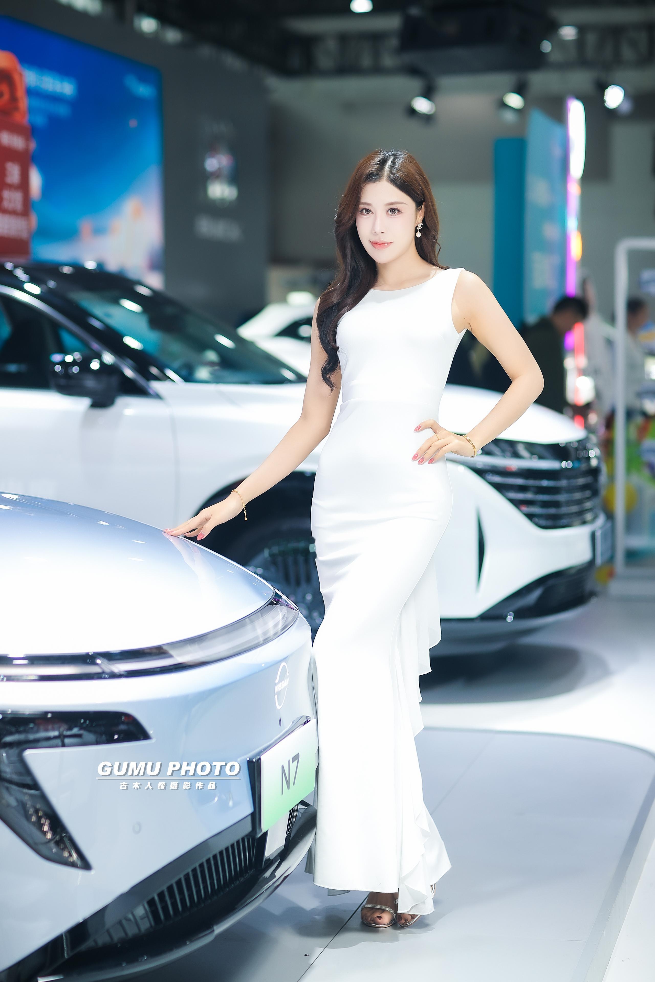2025贵阳汽车文化节东风日产展台模特小姐姐