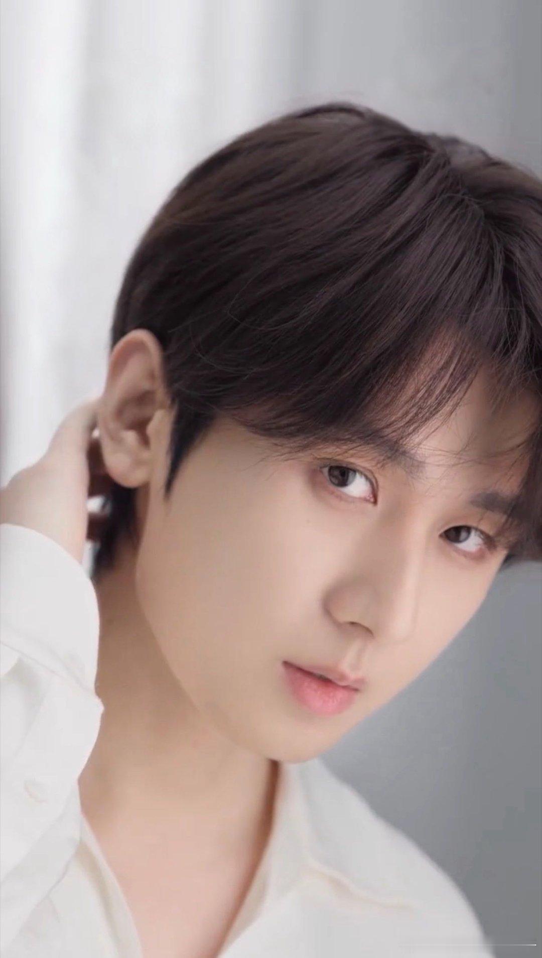 #成毅[超话]##成毅狩谎#cy#成毅林彦廷#成毅的打戏身段优美流畅，力量感十足，武术指导都称赞其极具天赋与悟性。 
傅诗淇｜成毅｜卢云 | 两京十五日 | 朱瞻基 ｜狩谎｜林彦廷 ｜赴山海｜萧秋水｜李沉舟｜肖明明｜天地剑心｜王权富贵 | 长安二十四计｜谢淮安｜​