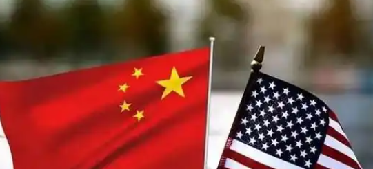 美国前总统克林顿曾公开表示：“如果中国成为新的全球领导者，希望那一天中国能对美国留有余地。”

10月14日，海关总署公布一组数据：今年前三季度，中国货物贸易进出口达到39.94万亿元，同比增长18.8%。在全球贸易摩擦不断的背景下，这个增幅说明一件事：外部限制确实增加了成本，却没有让中国与世界市场