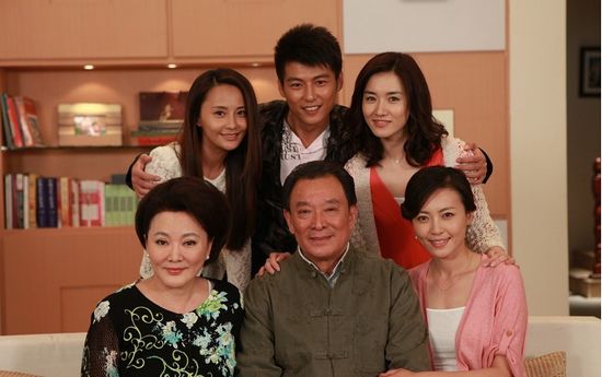 在快节奏的现代生活中，家庭作为每个人最坚实的港湾，承载着爱与温暖。然而...