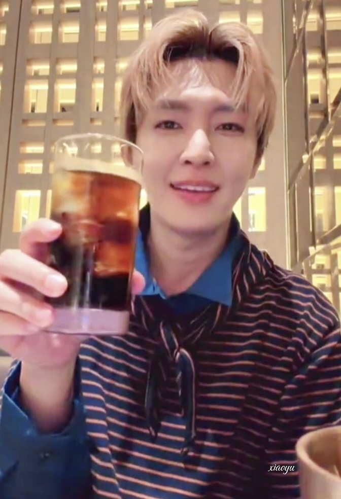 #炎亚纶[超话]# 

你的爱播aayan1120上线啦
请多多支持纶家吧 🍚🥢 ​