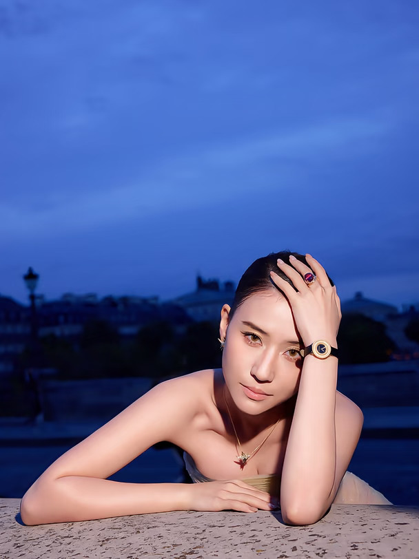 刷到这个图 不得不感叹生的真好
#何超莲 #巴黎