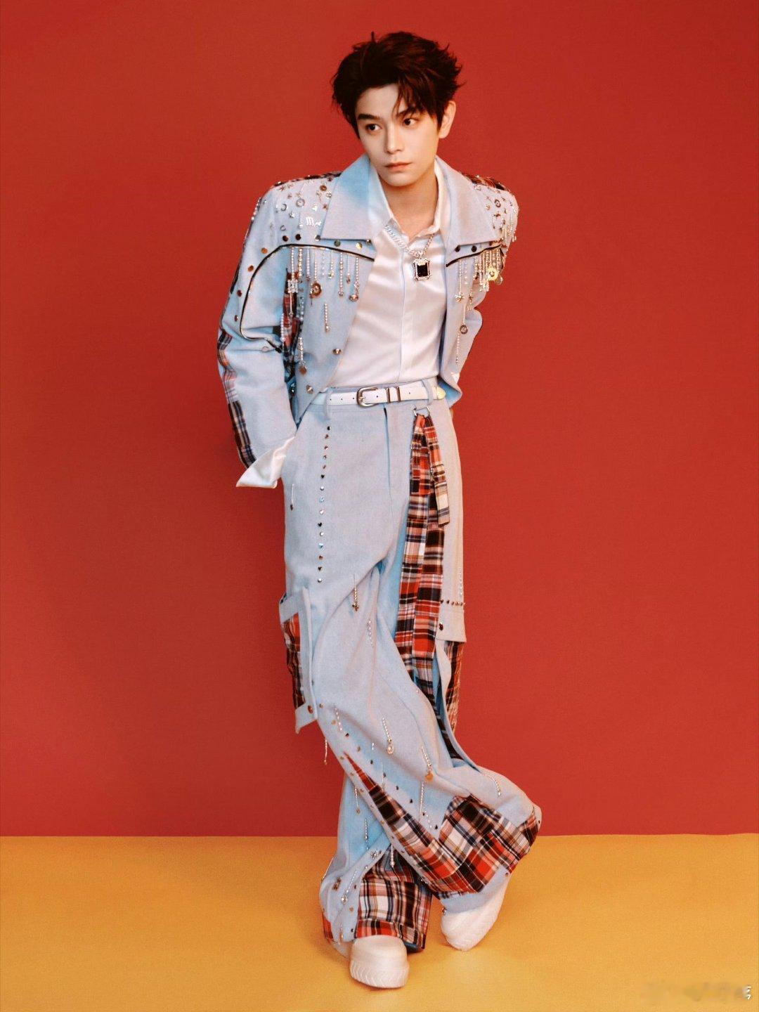 💚#丁禹兮司宫令#💚#丁禹兮赵皑#💚

《司宫令》有热血🔥更有热泪💧赵皑的故事始于满天风霜❄️定会在春暖花开的时刻圆满🌸一起见证二皇子收获幸福🥰开辟自己的新天地💚

丁禹兮南部档案｜丁禹兮张海虾｜张海虾｜丁禹兮花开锦绣｜丁禹兮赵凌｜赵凌｜丁禹兮司宫令｜丁禹兮赵皑｜ ​