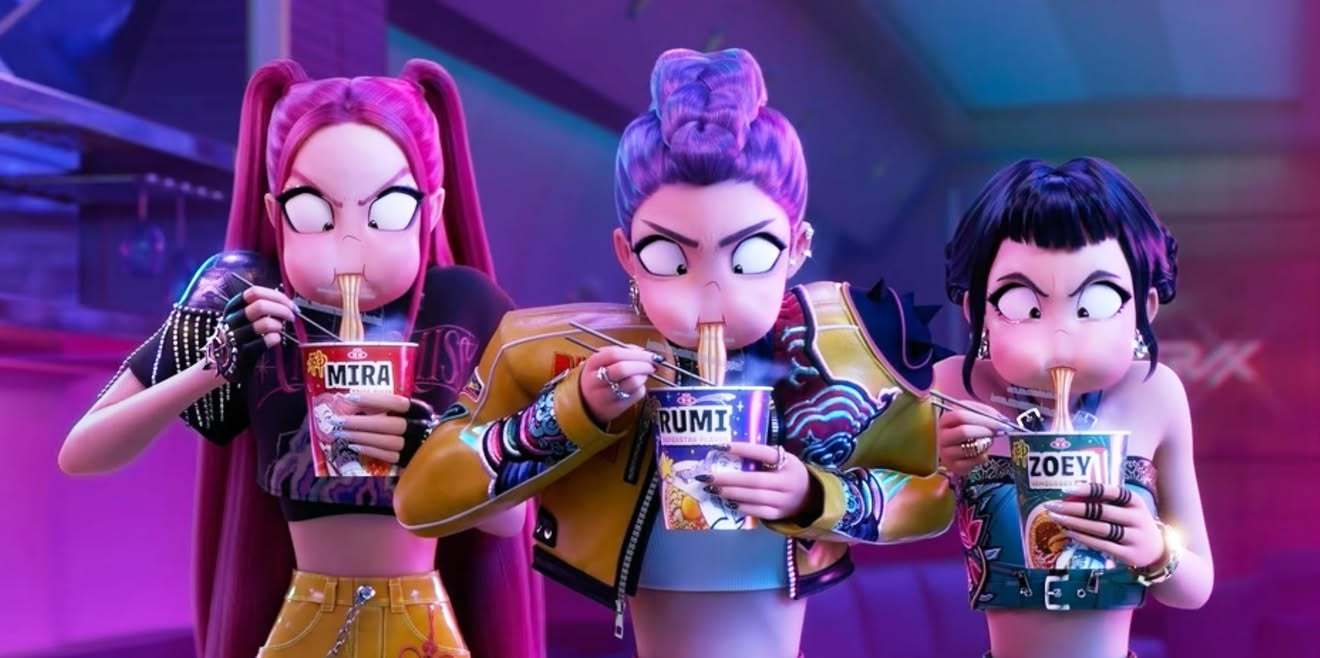 日本索尼影业 (#Sony Pictures Entertainment) 售出原创动画版权，美国网飞公司 (#Netflix) 藉助全球终端发行渠道，获取后续商品授权庞大利润，重构智慧财产权益分配体系，确立平台主导全新营运典范。全球娱乐产业界于 2026 年全面扬弃固定买断架构，内容製作方积极争取股权共有机制，保留续集院线发行 ​