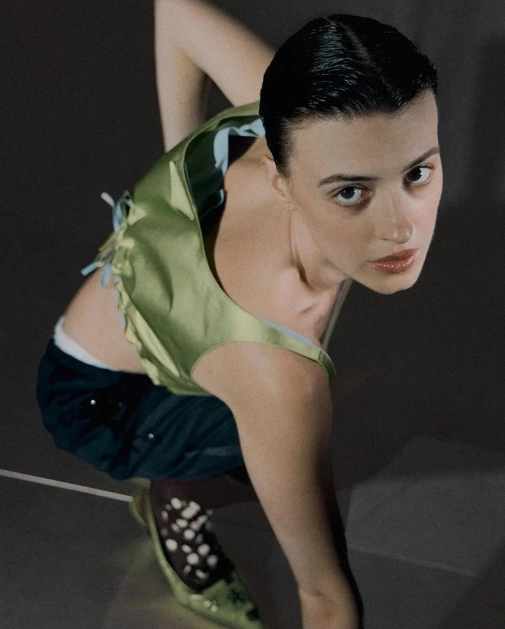 Daisy Edgar-Jones by Agnes Lloyd-Platt for Vogue Spain｜Part 1杂志时装 ​​​