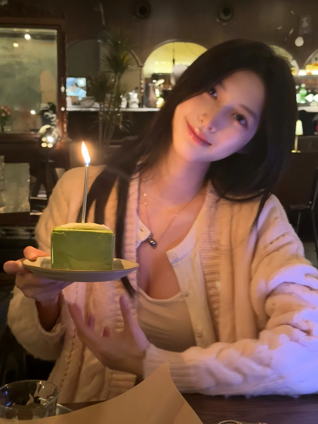 点上蜡烛在这深深的黑夜里