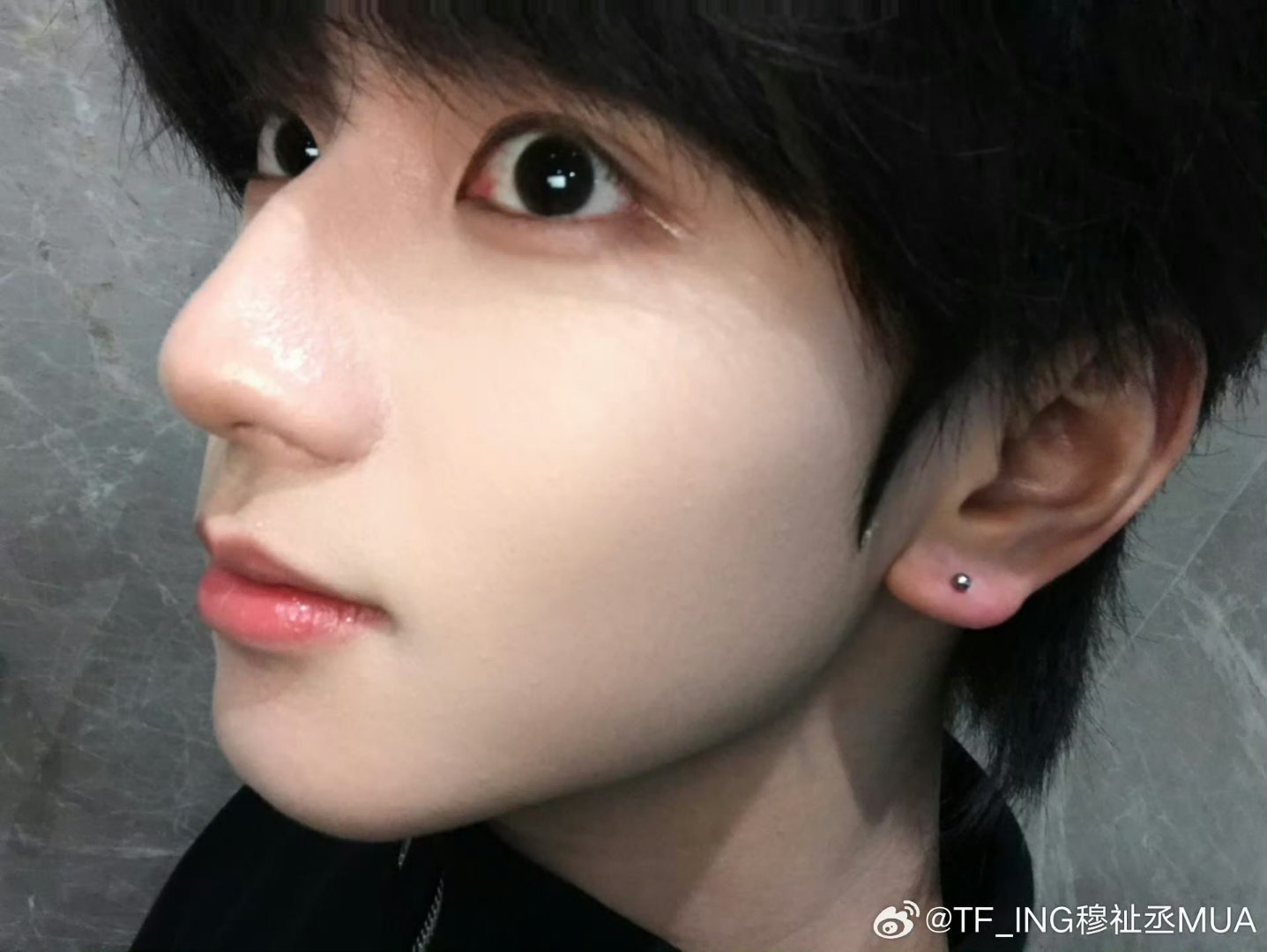#王橹杰穆祉丞同款拍照手机# 是谁还没磕到！王橹杰穆祉丞使用同款拍照手机，细节满满简直不要太好品！ ​