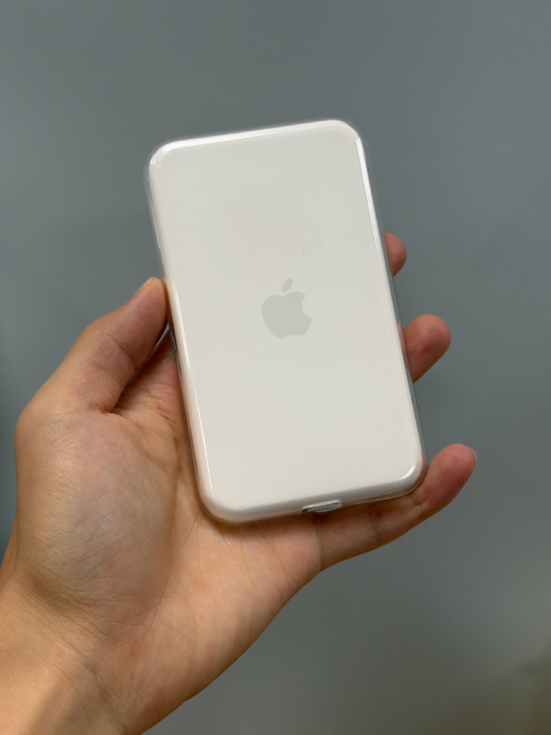 尊贵的iPhone Air 外接电池。保护壳都配上了[点赞] ​