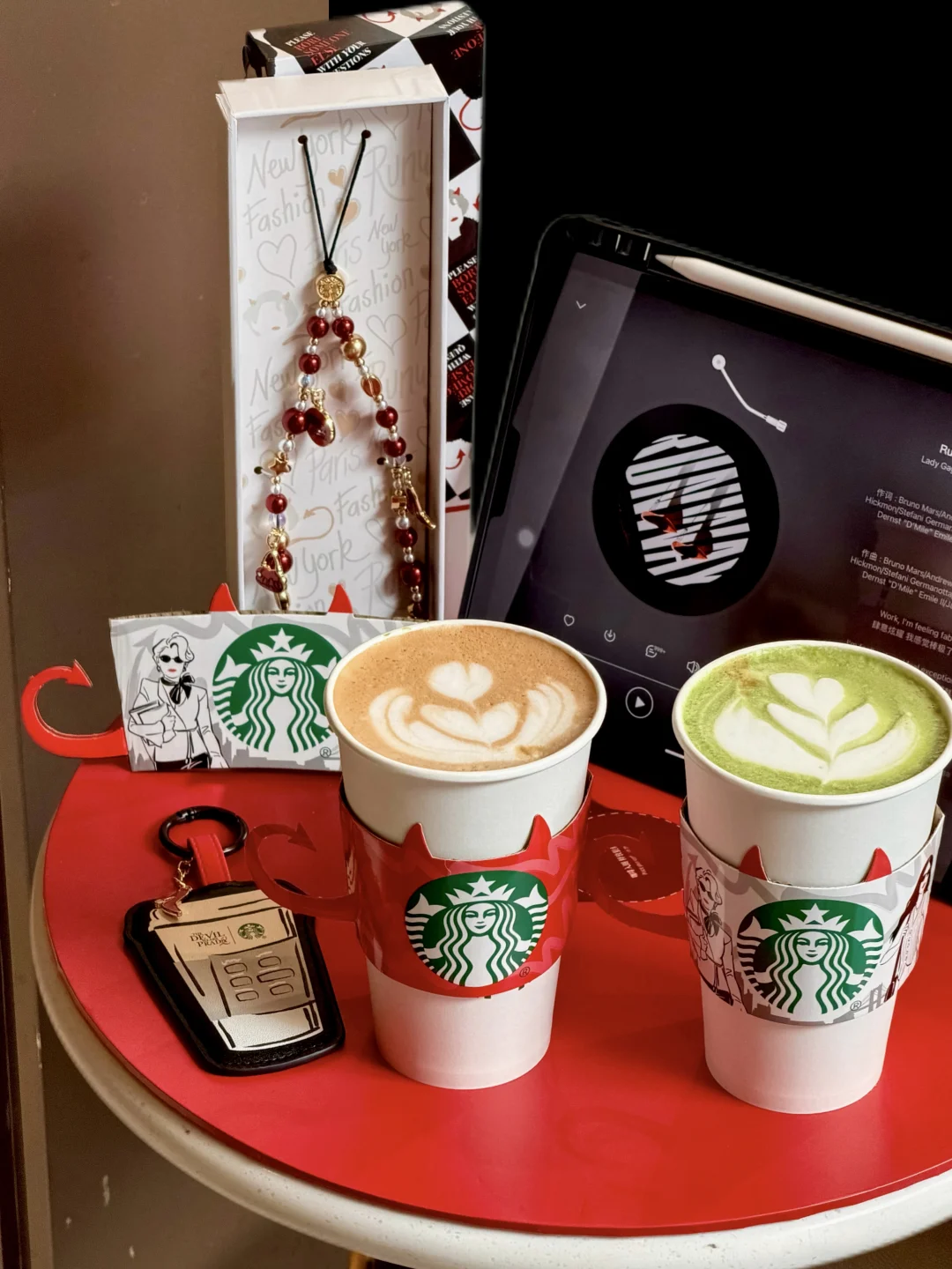 今天是在星巴克喝鸳鸯的女王👸