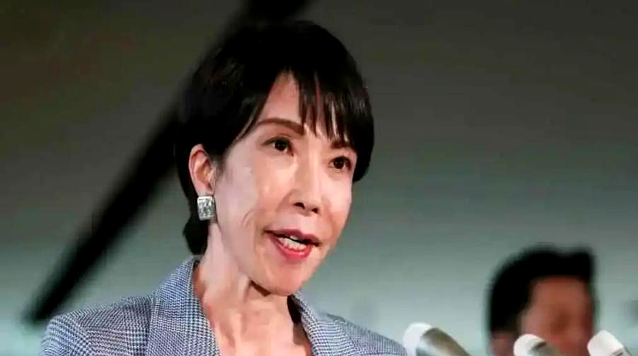 去年还在为“谁收编谁”吵得掀桌子，本田和日产这两个日本车企巨头，9月1日居然签了联合开发协议，要把下一代汽车最核心的软件系统绑在一起搞
 

合并没谈成，底牌倒亮出来了。这根本不是什么强强联手，分明是两个快被冻死的人抱团取暖。本田面临几十年来的首次亏损，日产更是惨到掉出全球前十，两家加起来亏了近万亿