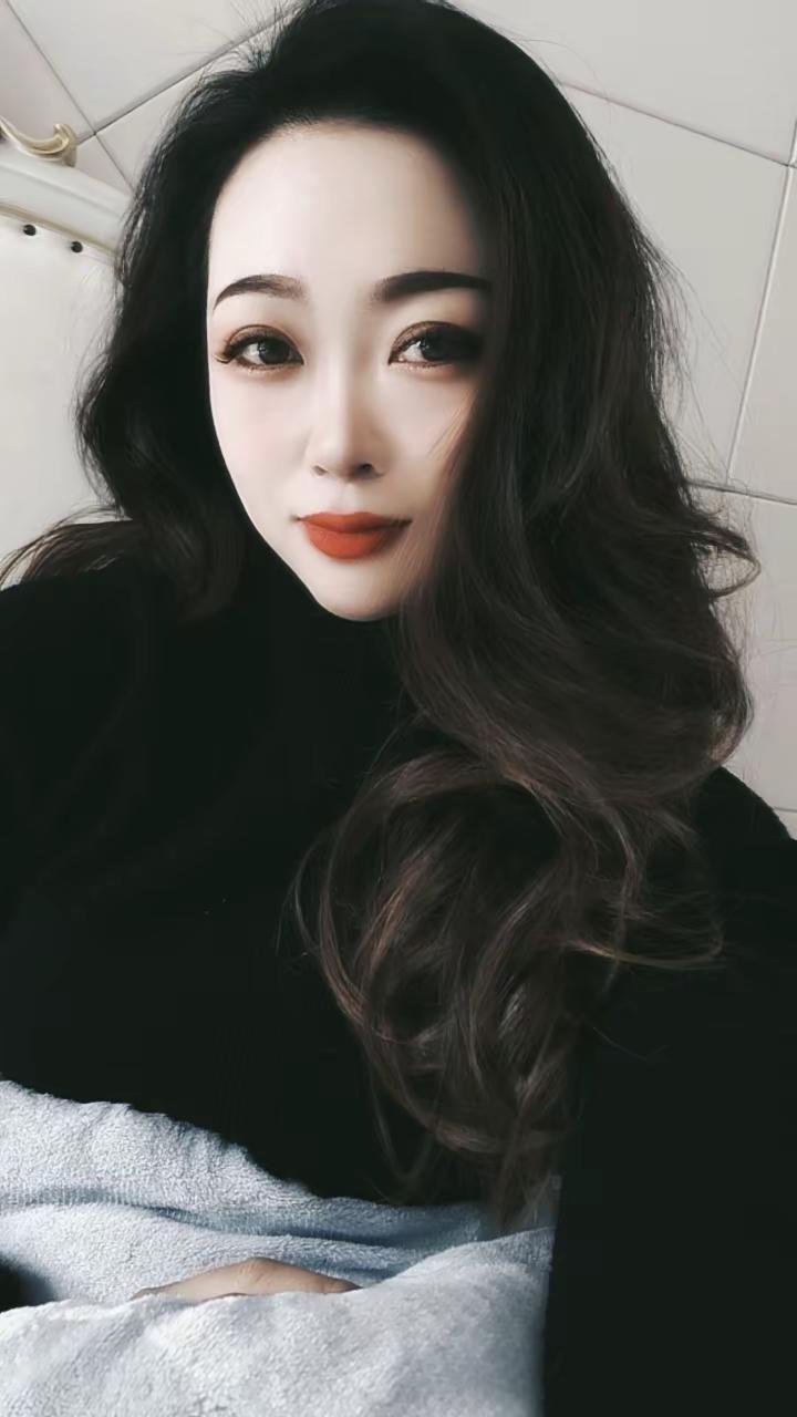 女人过了三十岁，总要多点风情万种！