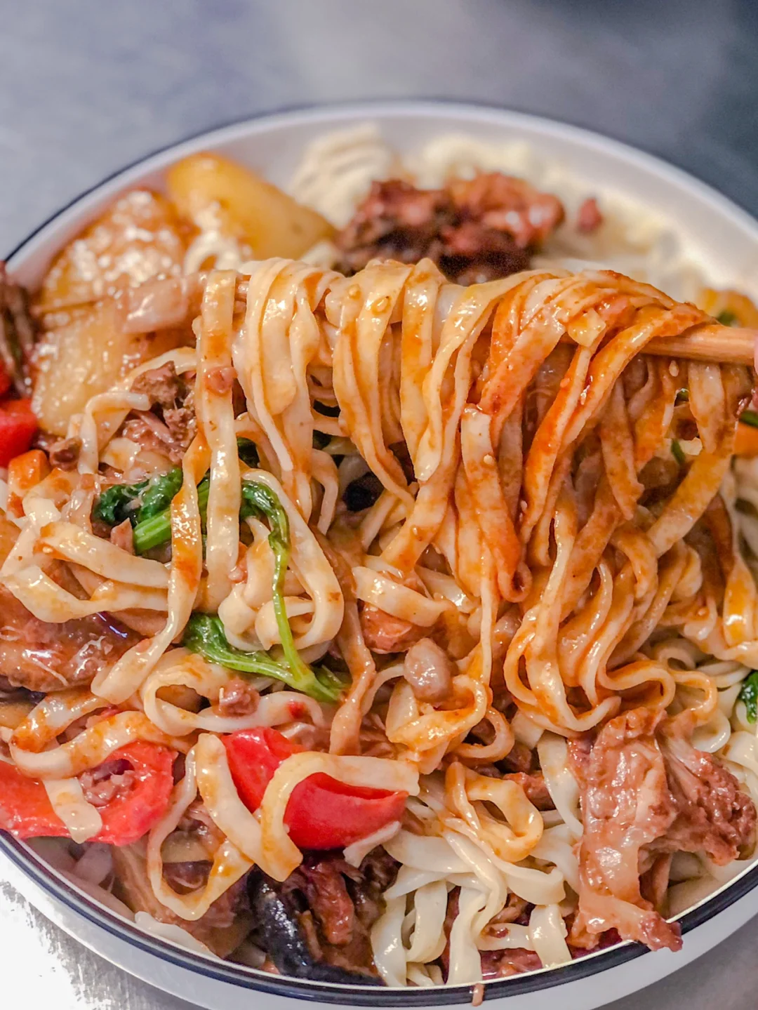 坚持做1000种面不重样（137）黄焖鸡拌面