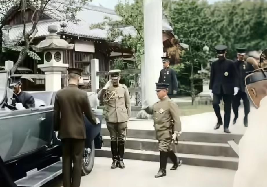 1928年，日本裕仁天皇的岳父久迩宫邦彦王以陆军检阅使身份跑到台湾耀武扬威，却在台中街头被朝鲜义士赵明河持刀刺杀。这事听着解气，但真相可能要让很多人失望了——史料记载邦彦王本人并未受伤，赵明河当场被捕后就义，而那位不可一世的皇族也没像传说中那样毒发身亡，人家安安稳稳活到了1947年。
我不是泼冷水，
