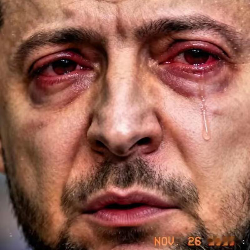 局势大反转！乌克兰突然示弱主动停手？背后藏着迫不得已的隐情
俄乌战场骤然爆出大反转！全世界都没料到，一直死磕到底、疯狂轰炸俄能源设施的乌克兰，突然主动喊话停火！
10月11日，央视、新华社权威证实：泽连斯基公开表态，乌克兰愿意叫停对俄罗斯炼油厂、能源设施的所有打击，主动接受能源专项停火，乌军已经正式